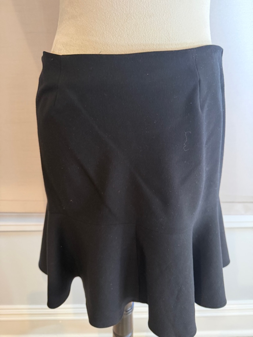 RALPH LAUREN  Black skirt with ruffle size M